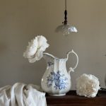 پارچ/گلدان گل آبی