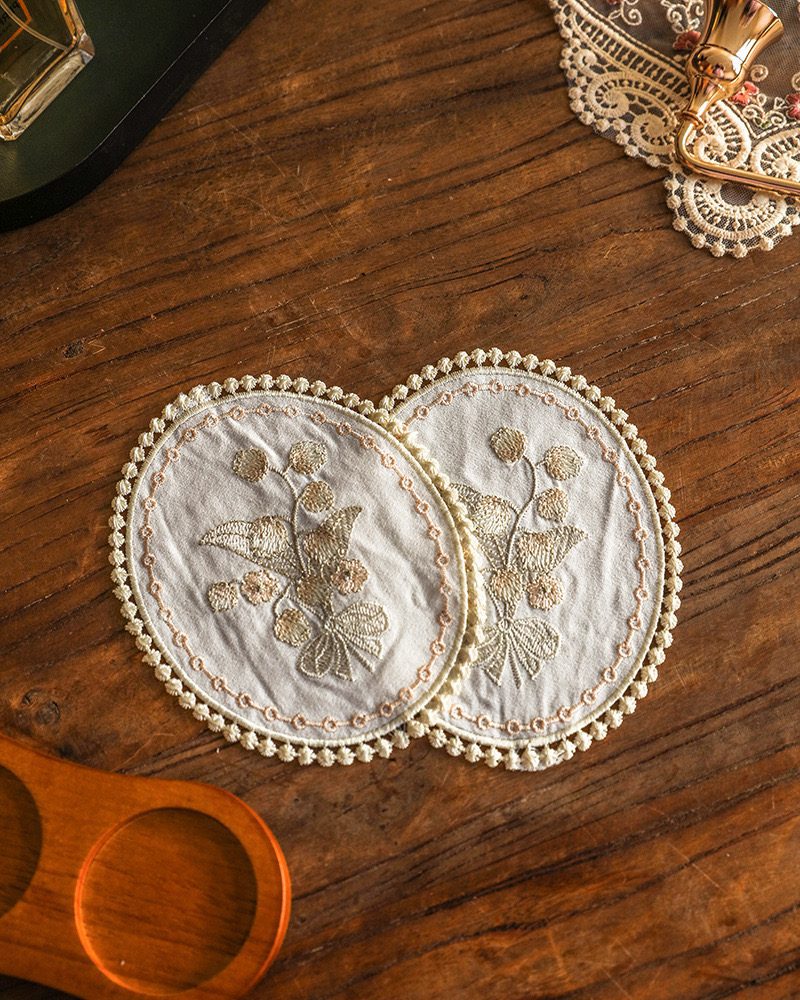 زیرلیوانی گلدوزی شده۱